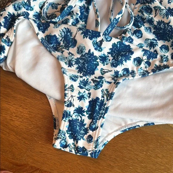 Albion Santorini Weekender one piece swimsuit M - Picture 7 of 10